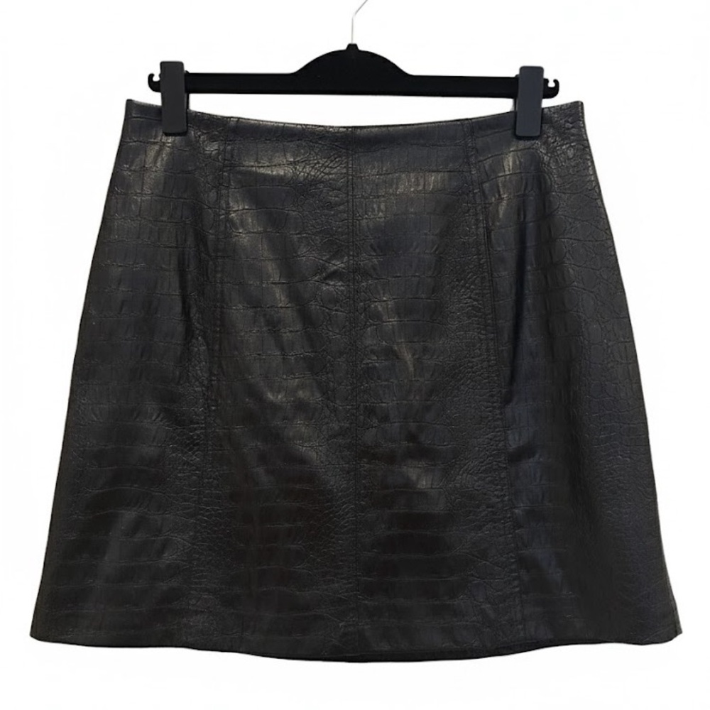 Elegant Black Leather Skirt